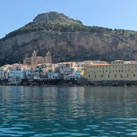 アパート La Tana Del Silenzio チェファル